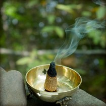 Prabhuji Kit - Palo Santo Cinnamon Cones With Burner
